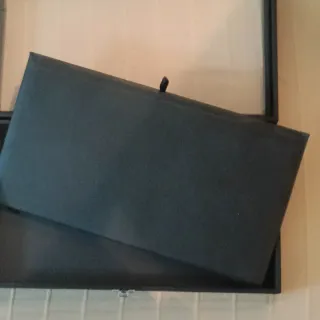 Caja expositora negra