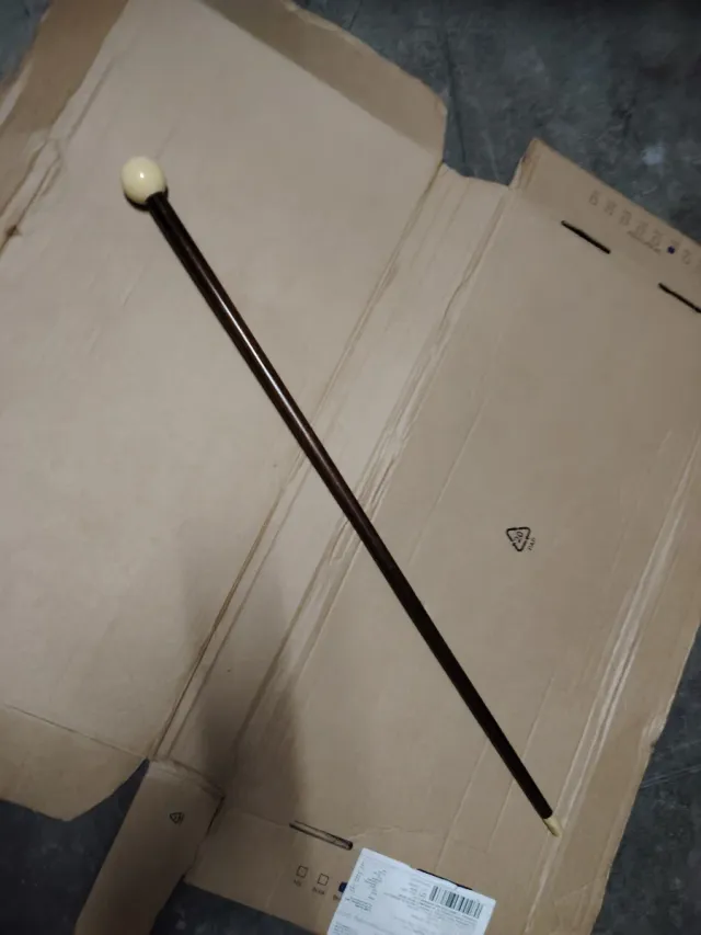 Bastone da passeggio con impugnatura sferica