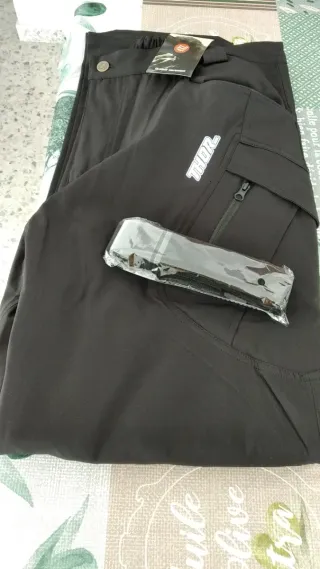 Pantalón deportivo Thor negro