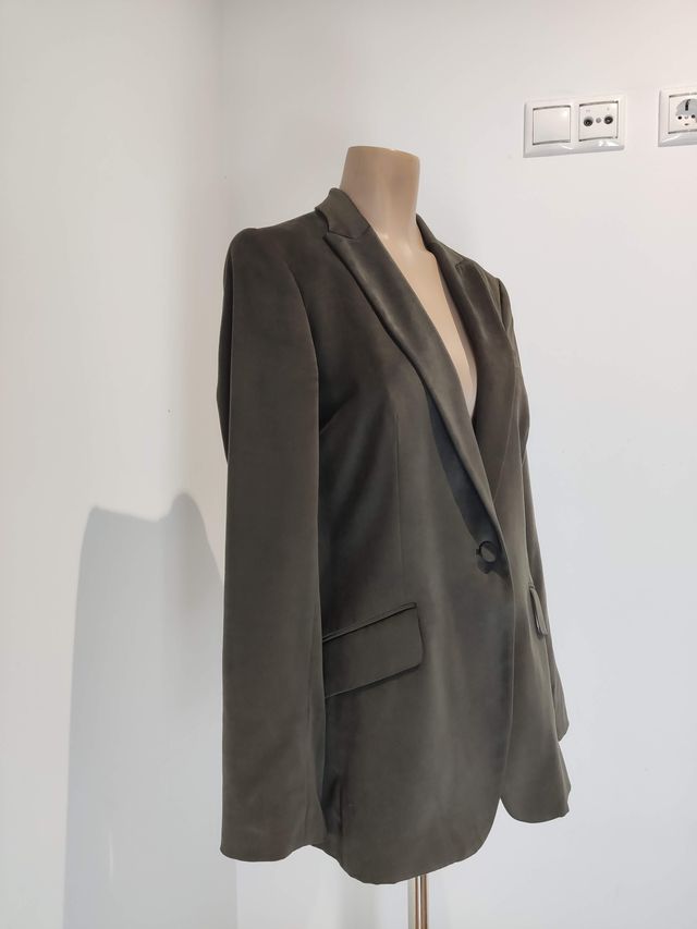 Blazer material tipo melocotón marrón grisáceo