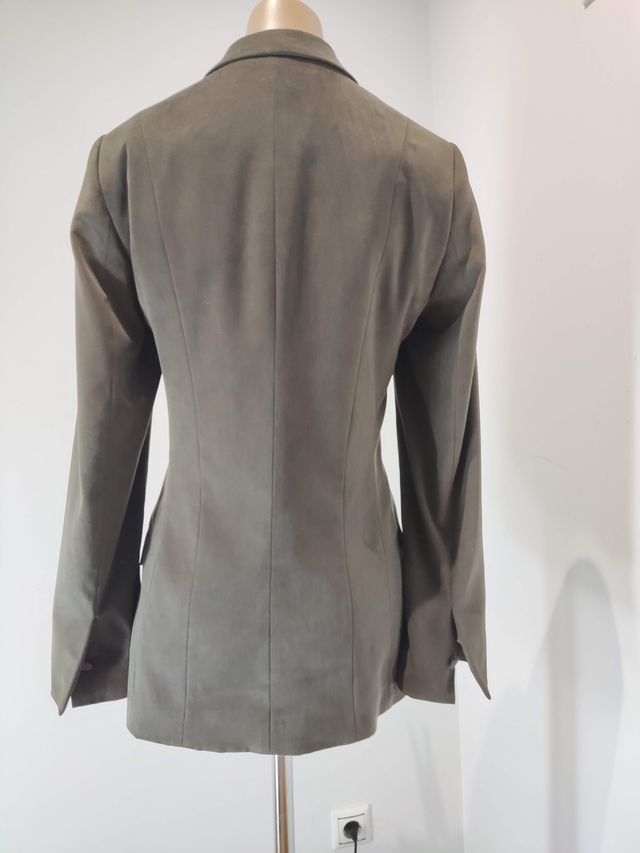 Blazer material tipo melocotón marrón grisáceo