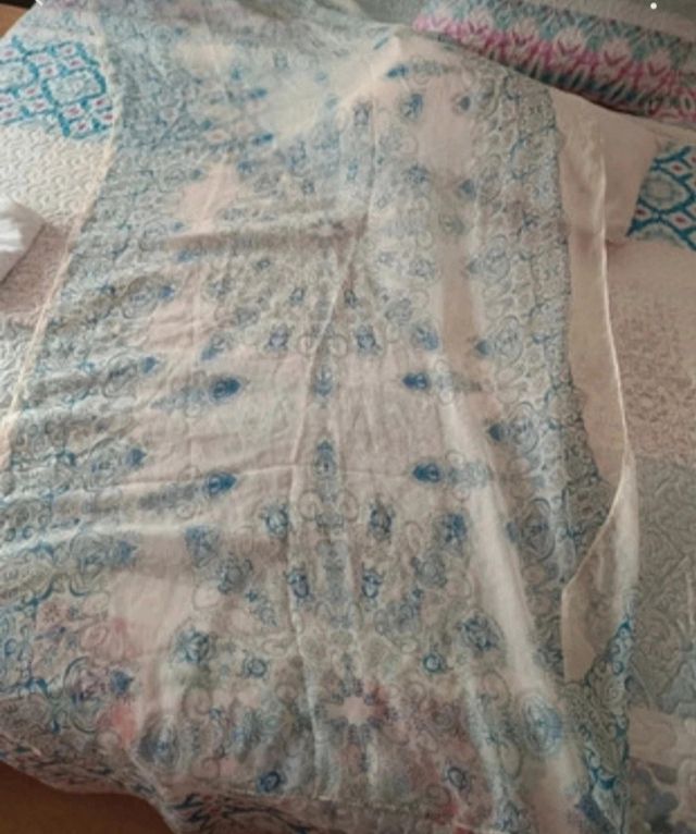 Pañuelo estampado azul y blanco