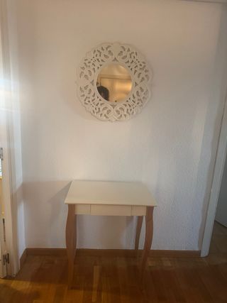 Escritorio blanco con cajón estilo nórdico