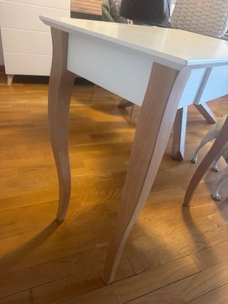 Escritorio blanco con cajón estilo nórdico