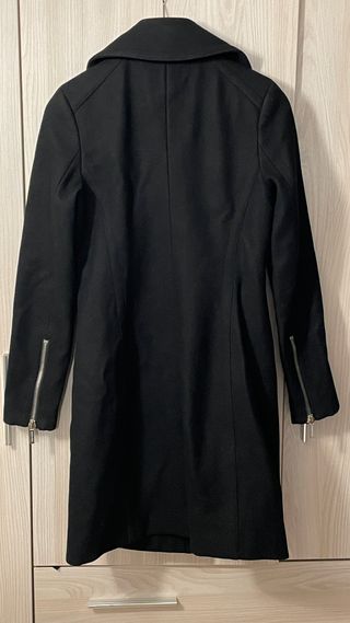 Elegante abrigo Michael Kors de lana negro