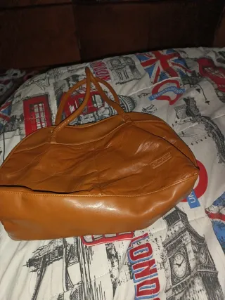 Bolso de piel marrón
