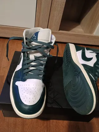 Zapatillas Jordan Verde y Blanco