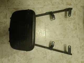 Baúl Shad Touring con su parrilla