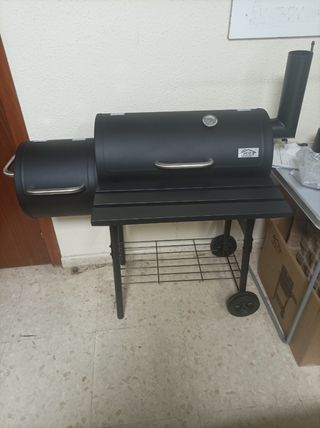 Barbacoa de carbón negra