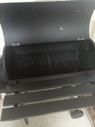 Barbacoa de carbón negra