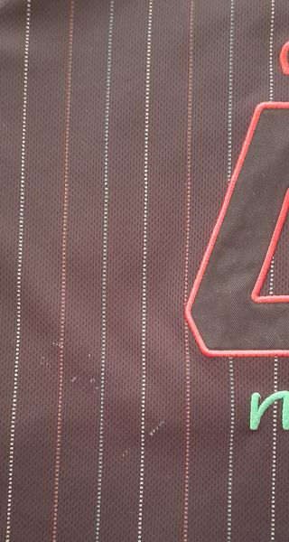 Camiseta Matix Negra con Logo y Rayas