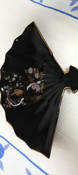 Abanico Decorativo Negro con Pavos Reales