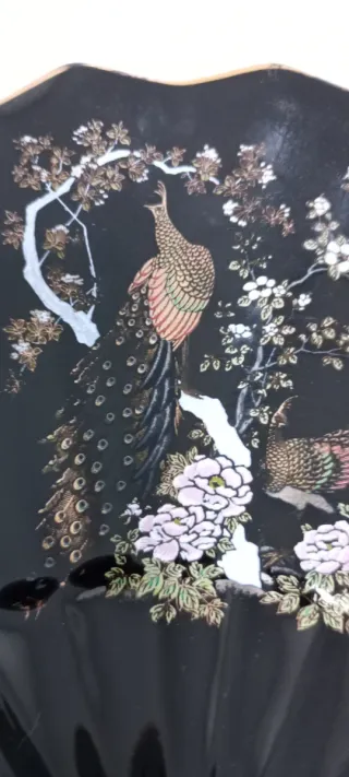 Abanico Decorativo Negro con Pavos Reales