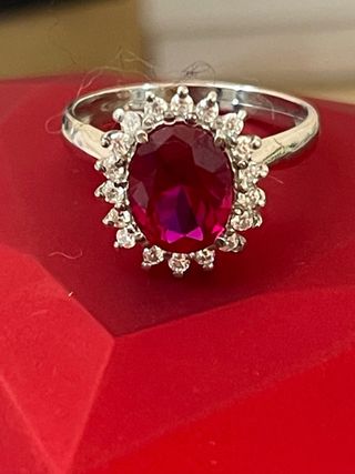 Anillo Oro 18k Rubí y Diamantes 0.36 CT VS/F