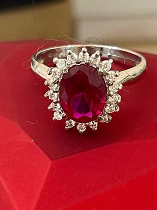 Anillo Oro 18k Rubí y Diamantes 0.36 CT VS/F