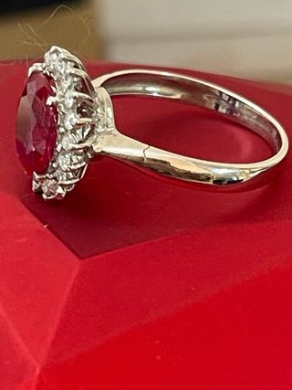 Anillo Oro 18k Rubí y Diamantes 0.36 CT VS/F