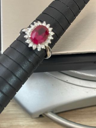 Anillo Oro 18k Rubí y Diamantes 0.36 CT VS/F