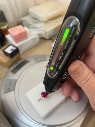 Anillo Oro 18k Rubí y Diamantes 0.36 CT VS/F