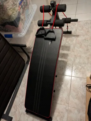 Banco de abdominales ajustable