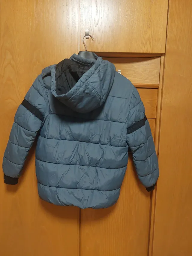 Abrigo acolchado niño azul. Mayoral.