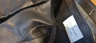 Guantes de piel negros