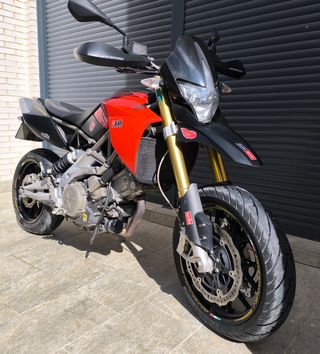 Aprilia Dorsoduro 750