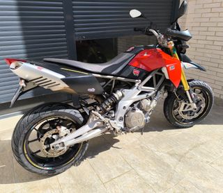 Aprilia Dorsoduro 750