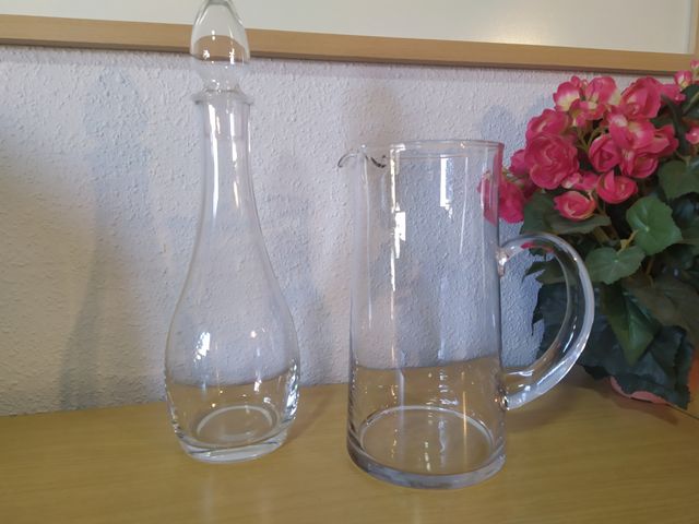 Cristalleria: brocca e bottiglia