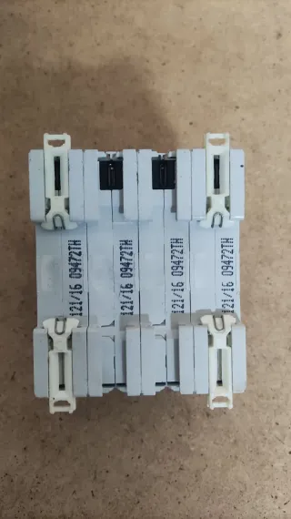 Interruptor Magnetotérmico 4x16A