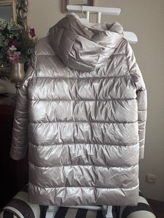 Abrigo reversible pelo metalizado dorado