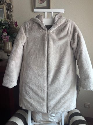 Abrigo reversible pelo metalizado dorado