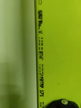 Esquís de travesía con fijaciones