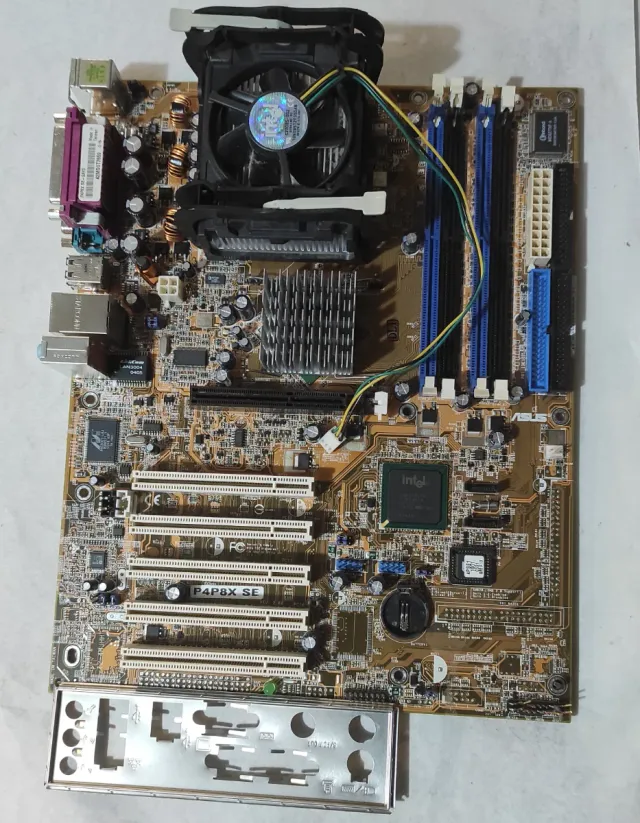27- Placa base ASUS P4P8X SE Pentium IV