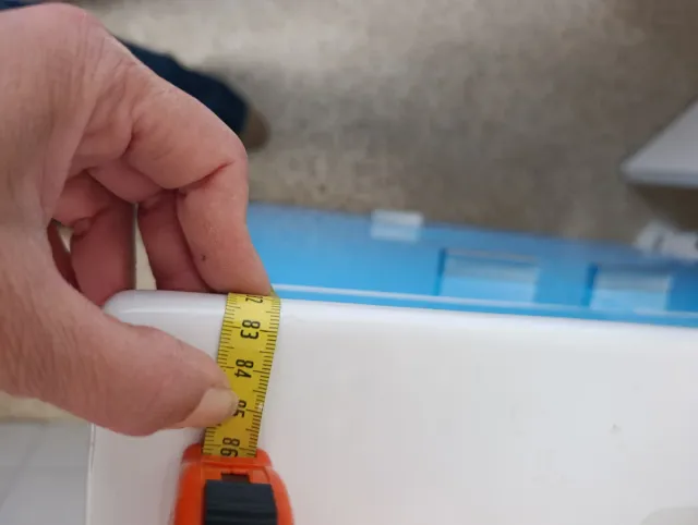 Mueble de baño azul y blanco