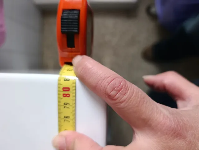 Mueble de baño azul y blanco