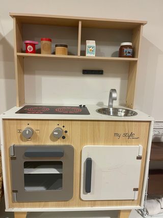 Cocina de madera para niños con accesorios