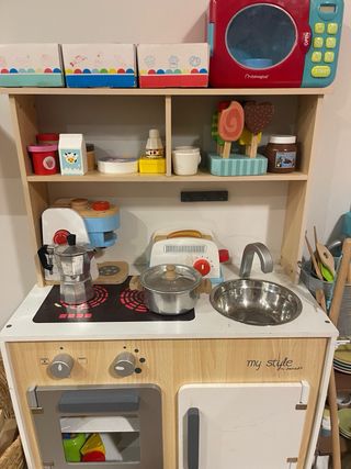 Cocina de madera para niños con accesorios