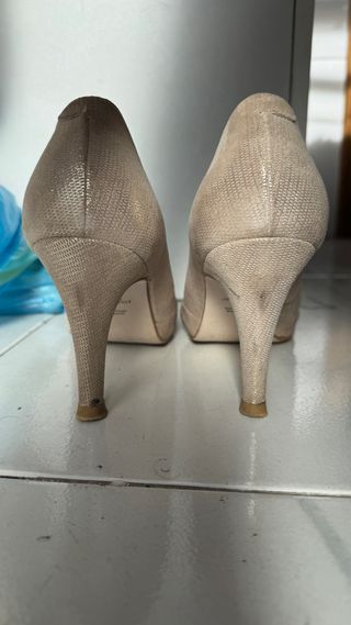 Zapatos de tacón Jonak dorados talla 40