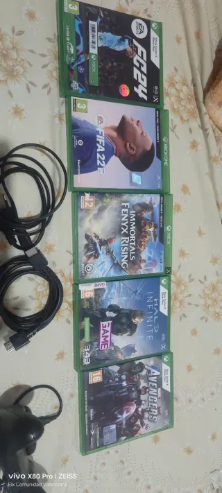 Xbox One S Blanca + 5 Juegos y 2 Mandos