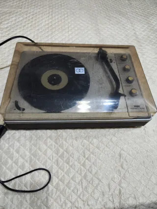 Giradischi BSR vintage marrone e nero