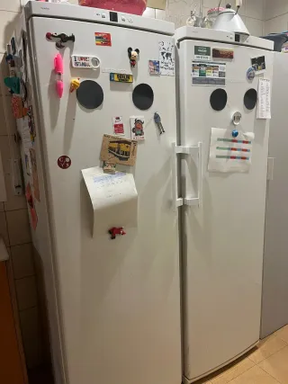 Nevera vertical y congelador Liebherr