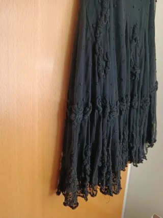 Falda larga negra de encaje