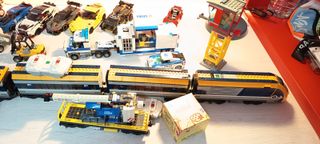 Treno e auto LEGO in vendita