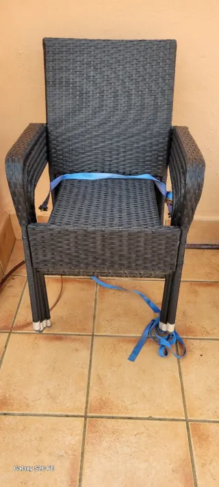 Poltrone in vimini e sdraio