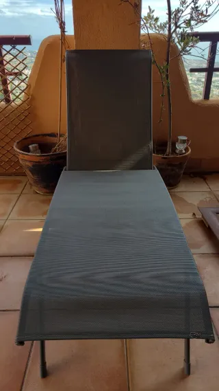 Poltrone in vimini e sdraio