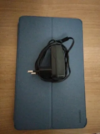 Tablet con funda azul