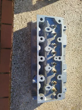 Culata de motor Renault 4 L - R 8 -R 5  tl .gtl