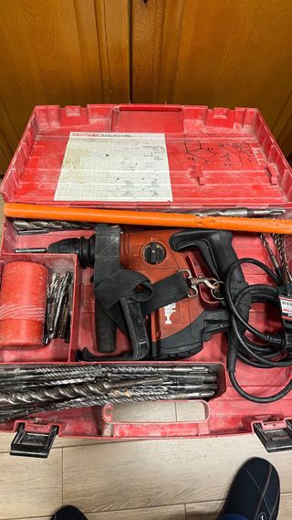 Hilti T6 S Martillo Perforador con cabezal y broca