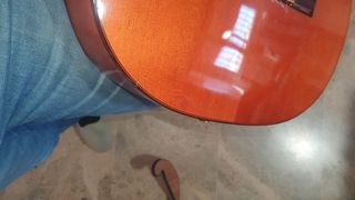 Guitarra flamenca amplificada