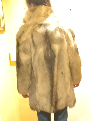 Abrigo de piel de lobo